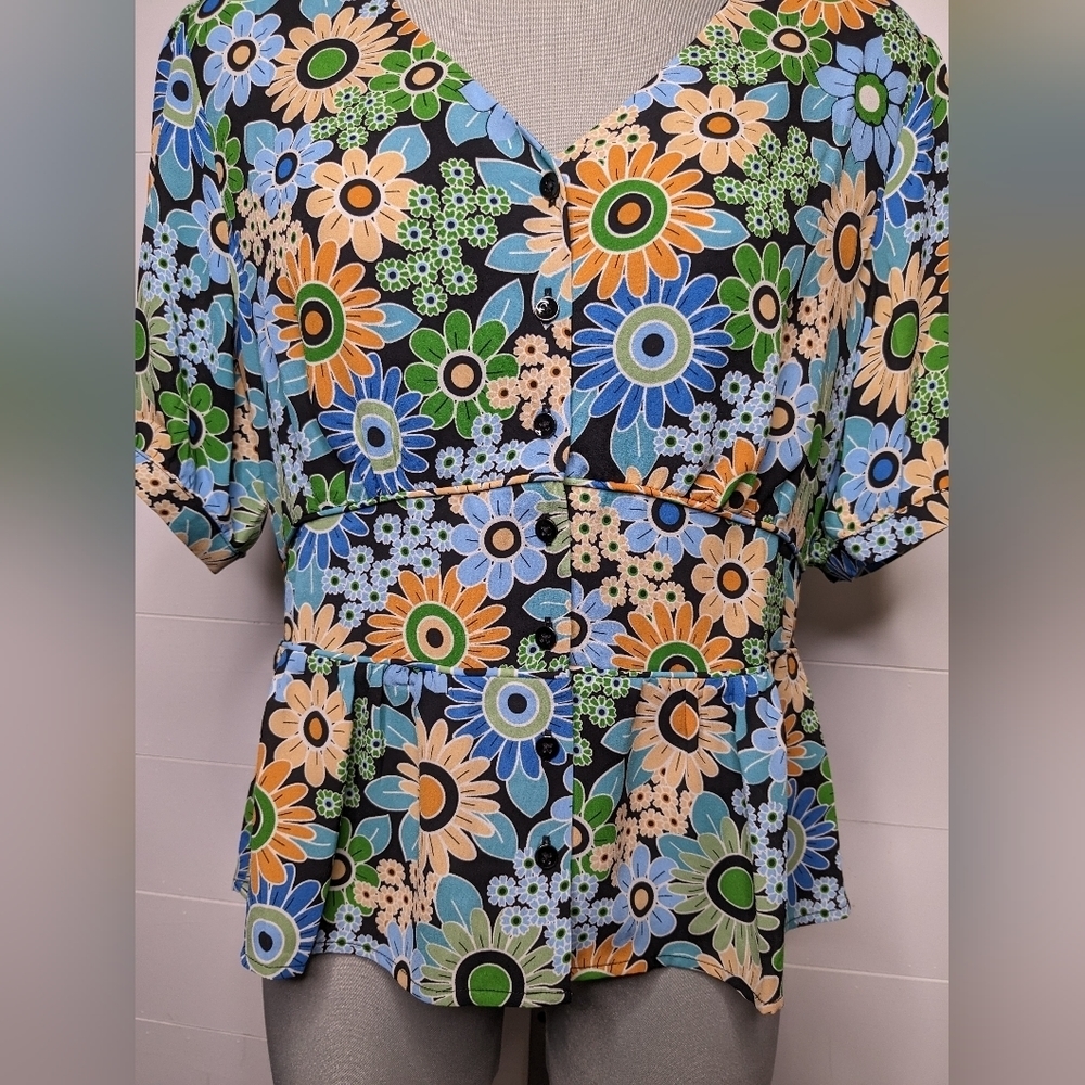 CABI Happy floral top size M - Picture 4 of 14